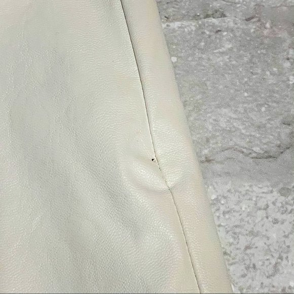 SOLD | NWT Le Chateau Ivory Faux Leather Mini Skirt - Picture 15 of 16